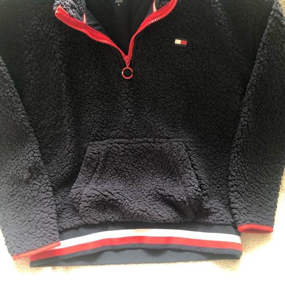 Fuzzy Tommy Hilfiger top. Size medium gently worn. - Picture 4 of 5